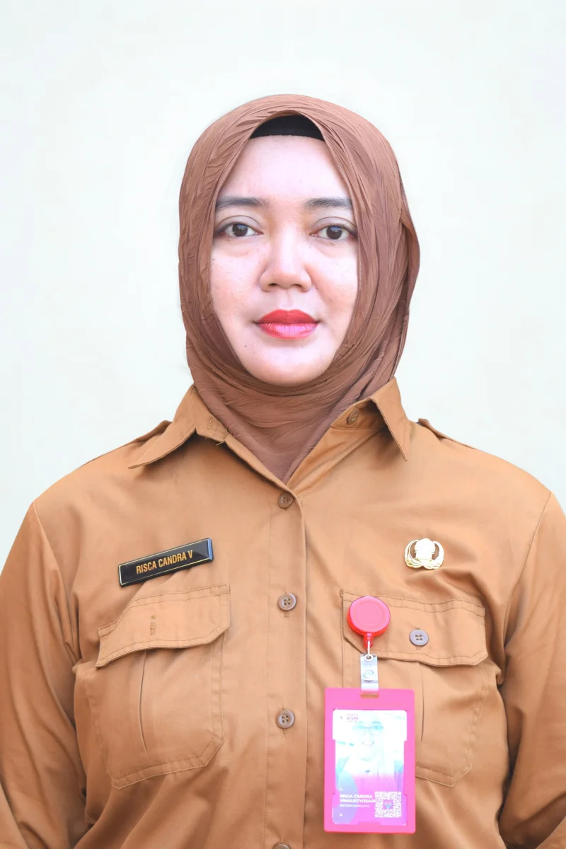 Risca Candra Vinalistyosari